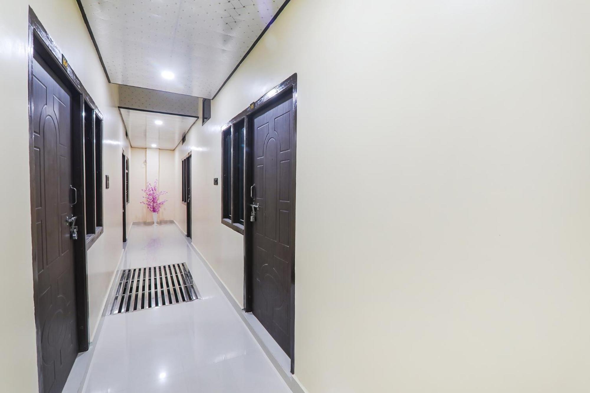 Fabexpress Awadh Inn - 400M From Shri Ram Janam Bhumi Ayodhya Extérieur photo