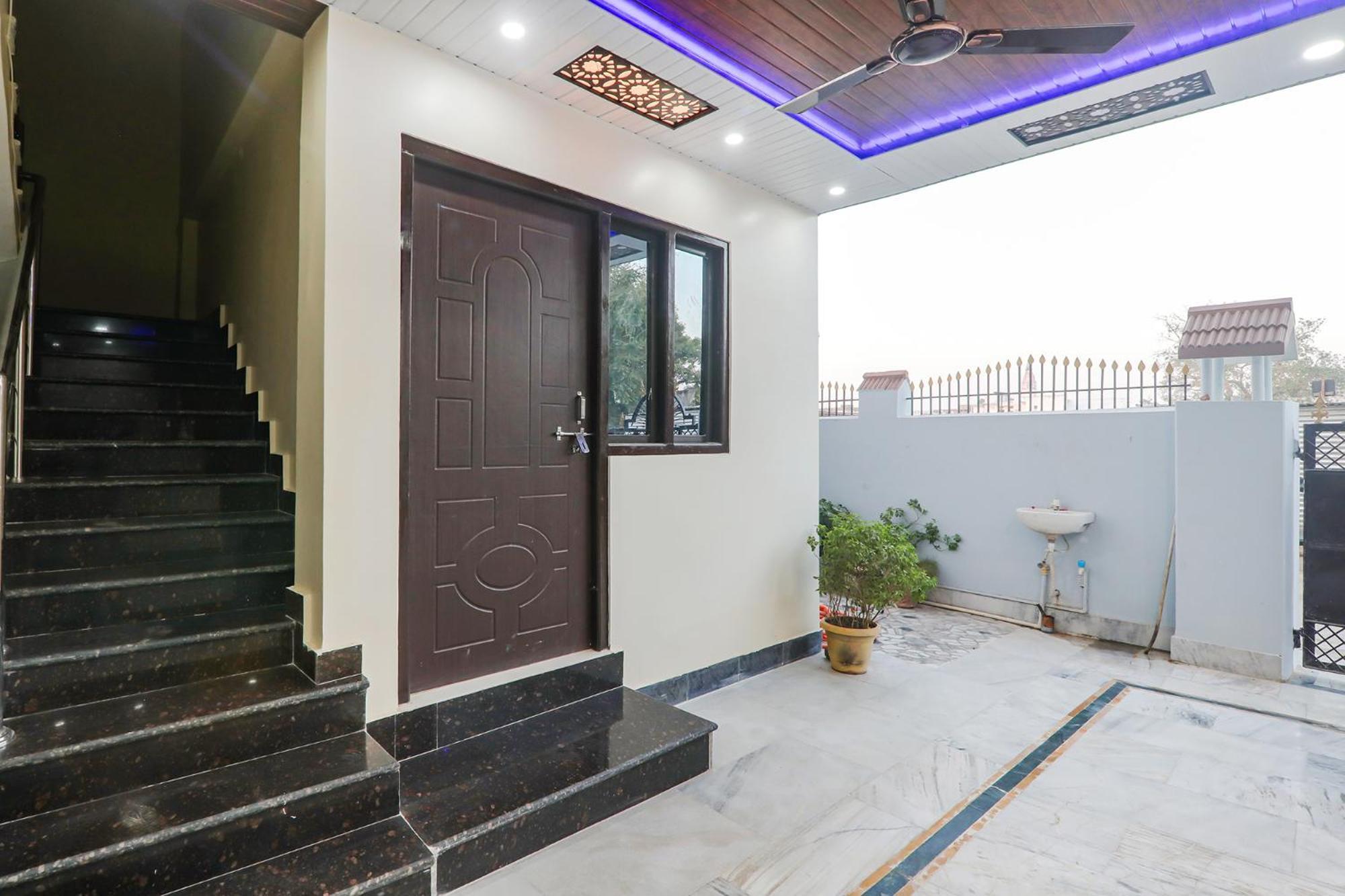 Fabexpress Awadh Inn - 400M From Shri Ram Janam Bhumi Ayodhya Extérieur photo