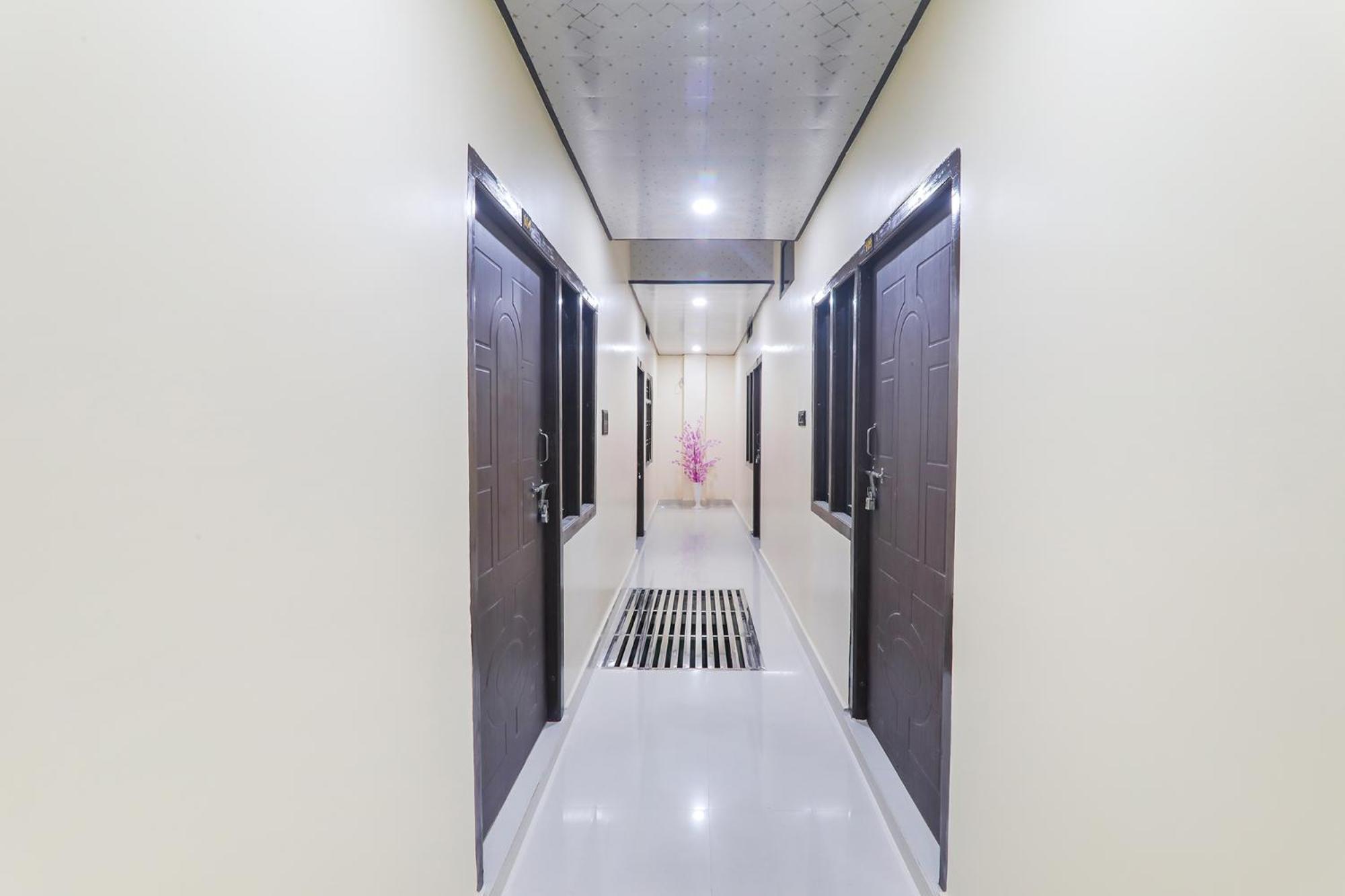 Fabexpress Awadh Inn - 400M From Shri Ram Janam Bhumi Ayodhya Extérieur photo